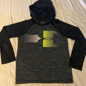 Boys Under Armour long sleeve dry fit tee